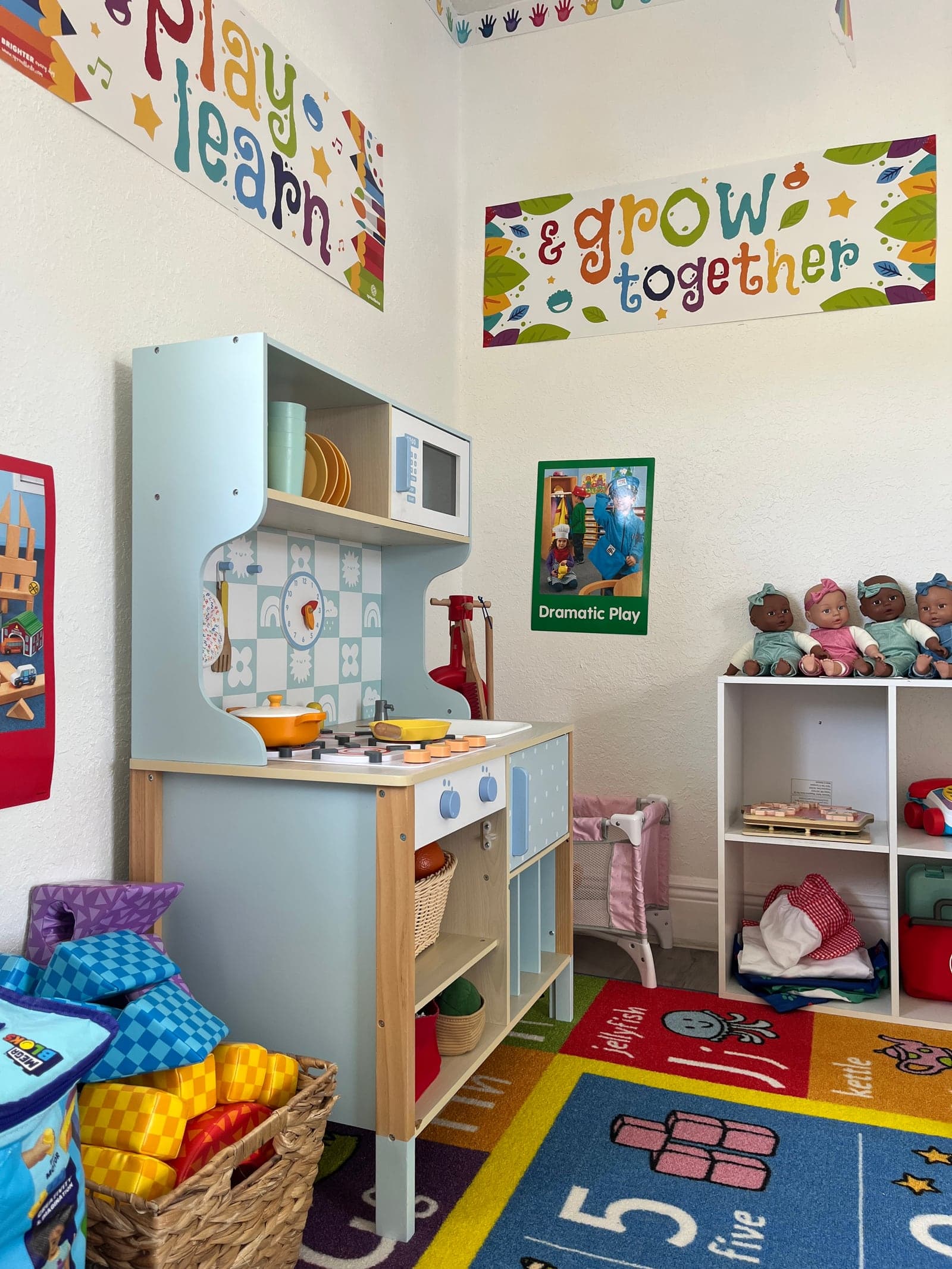 Play kitchen and learning corner at Oni's Happy Hearts